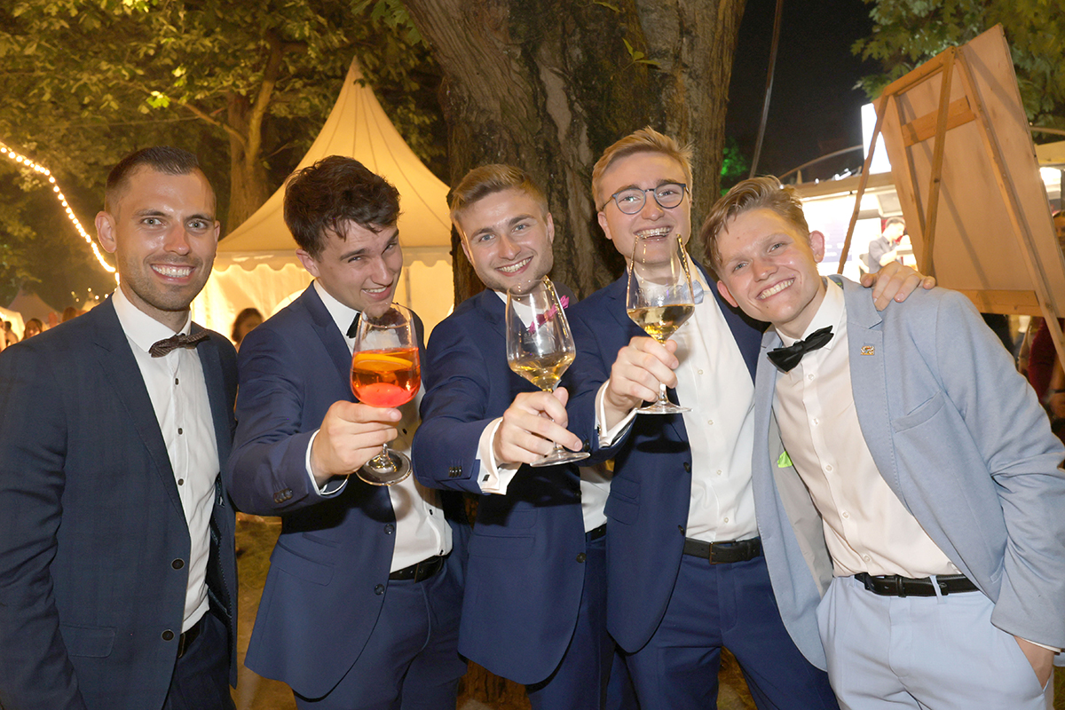 FAU Schlossgartenfest 2026, dem schönsten und einem der größten Sommergartenfesten in Europa.